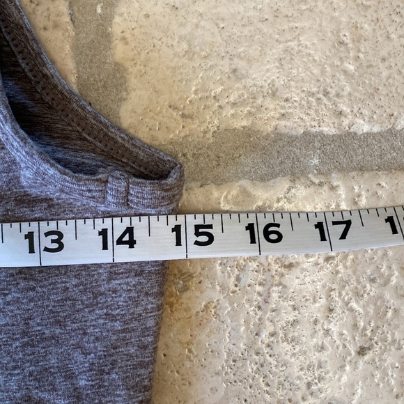 Yogalicious Twist Front YogaTop Womens M cropped sleeveless workout activewear - Picture 6 of 6